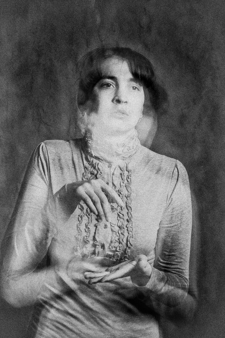 Жестовой язык: "Глухие-это не болезнь"